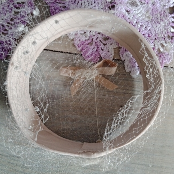 1950s Vintage Bumper with Netting Beige Hat - Picture 5 of 7